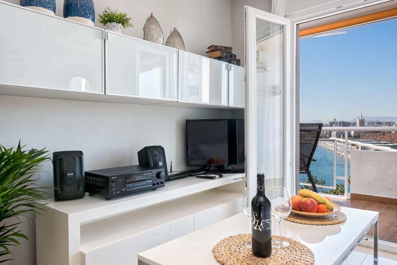 Susana Beach Apartment In Malaga By Solaga Holiday Homes Luaran gambar