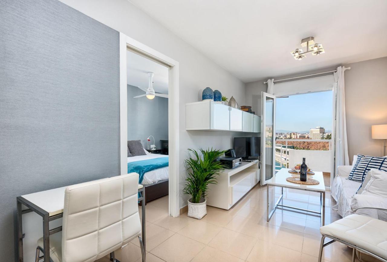 Susana Beach Apartment In Malaga By Solaga Holiday Homes Luaran gambar