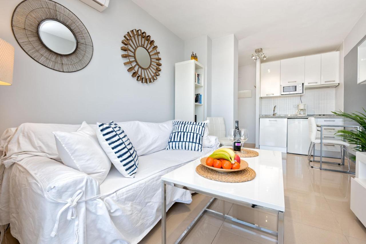 Susana Beach Apartment In Malaga By Solaga Holiday Homes Luaran gambar