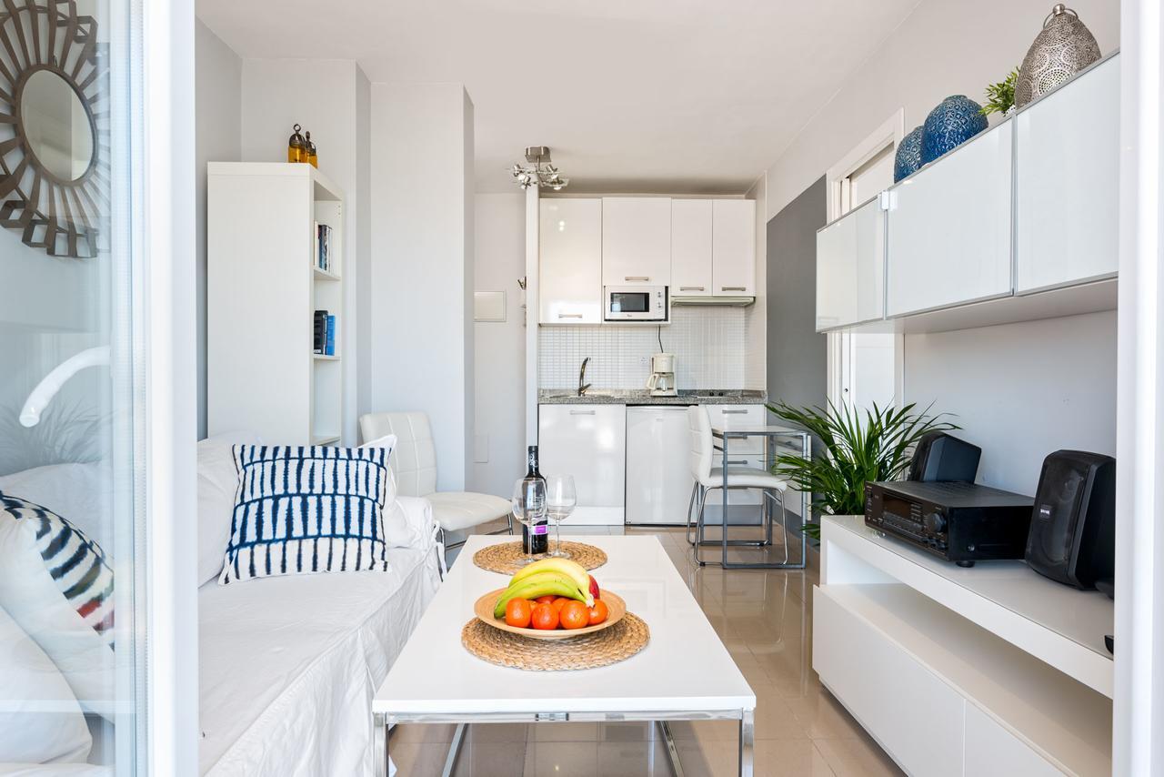 Susana Beach Apartment In Malaga By Solaga Holiday Homes Luaran gambar
